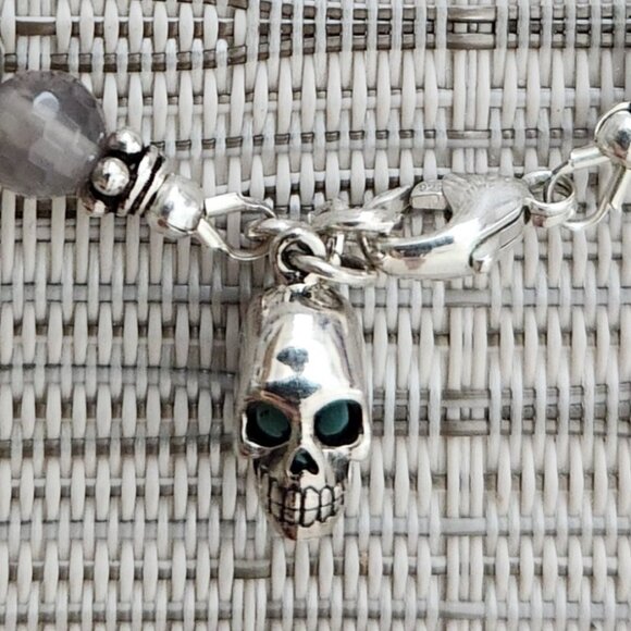 WOMENS ROCKSTAR BRACELET, GRAY AGATE GEMS WITH STERLING SILVER SKULL. - Picture 3 of 3